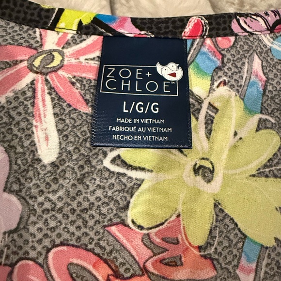 Scrub Top - Picture 2 of 3